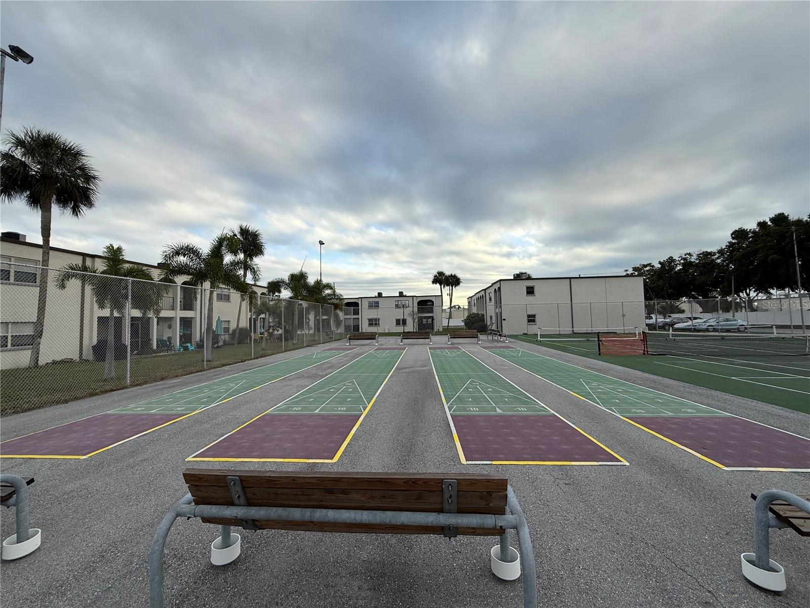 Image 18 of 23 For 7701 Starkey Road 703