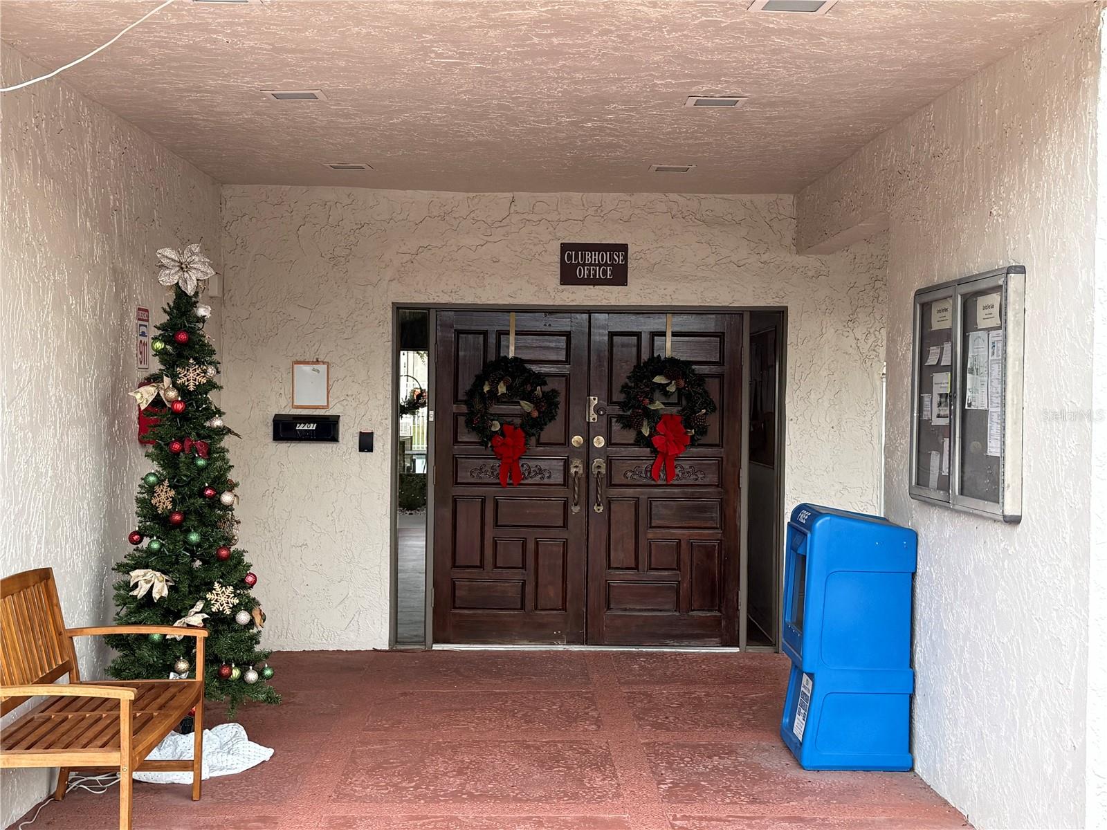 Image 19 of 23 For 7701 Starkey Road 703