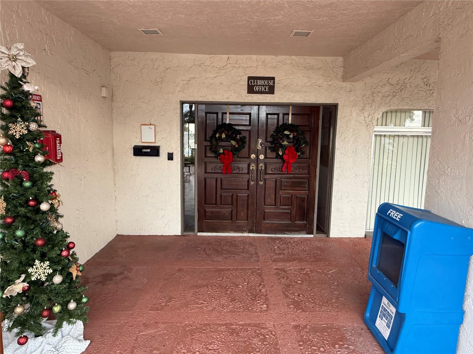 Image 21 of 23 For 7701 Starkey Road 703