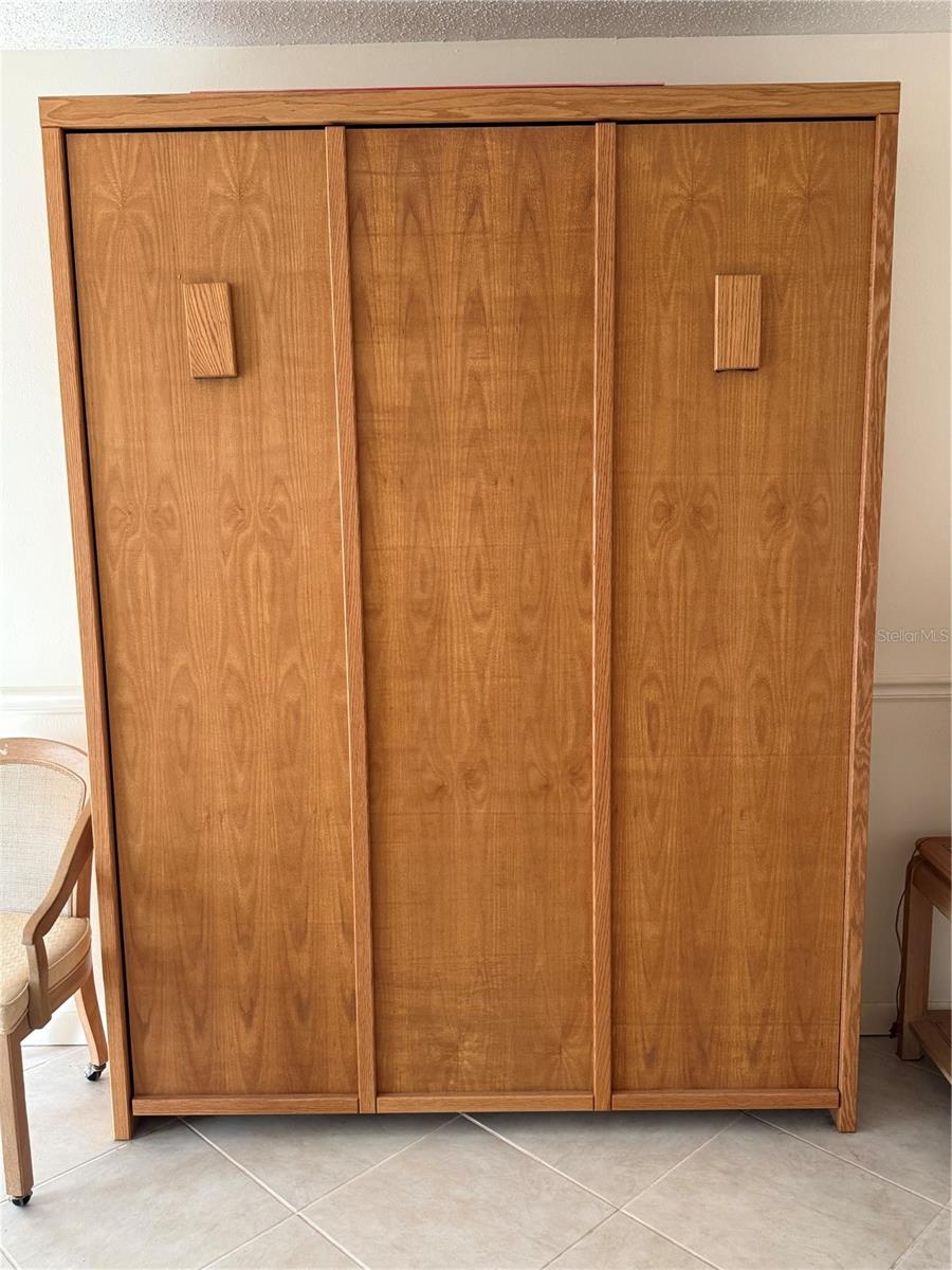 Image 5 of 23 For 7701 Starkey Road 703