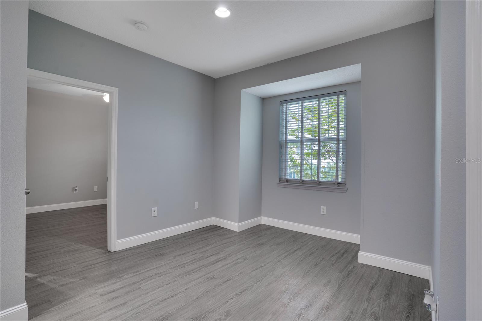 Image 10 of 28 For 1810 Palm Avenue 1201