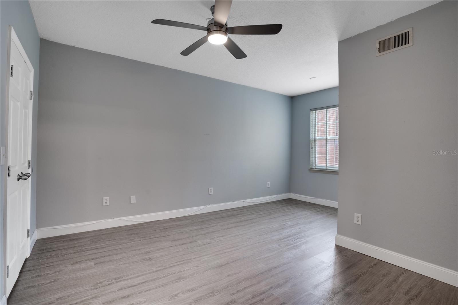 Image 11 of 28 For 1810 Palm Avenue 1201