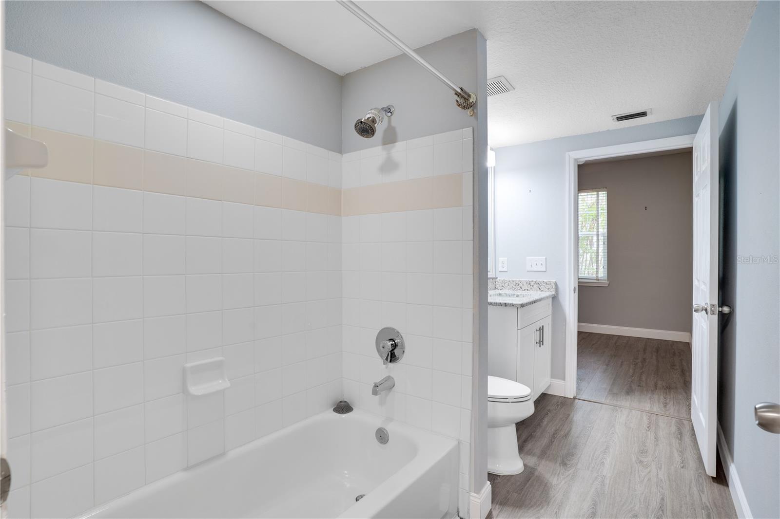 Image 19 of 28 For 1810 Palm Avenue 1201