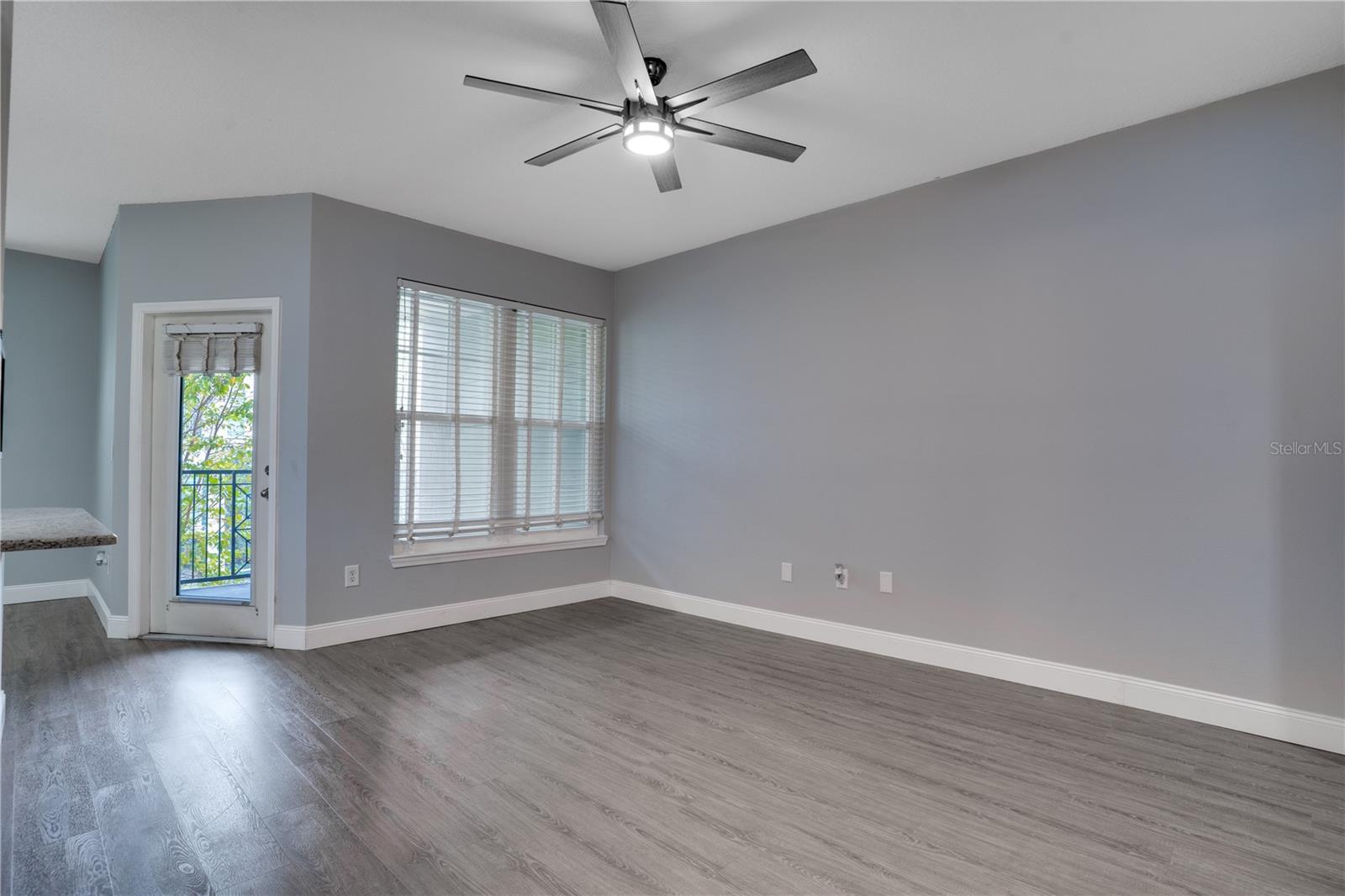 Image 4 of 28 For 1810 Palm Avenue 1201