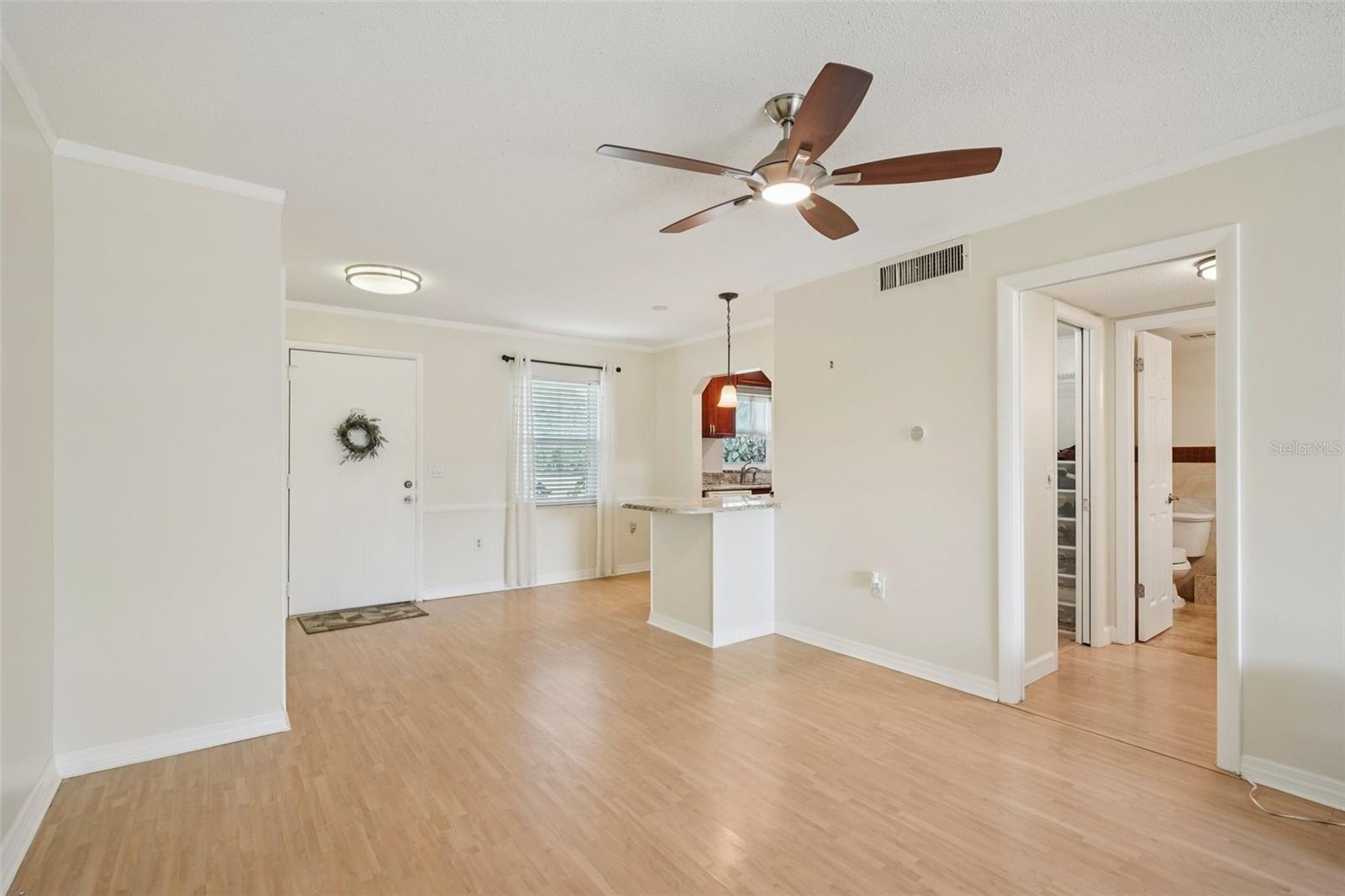 Image 20 of 52 For 404 Cordova Green 404