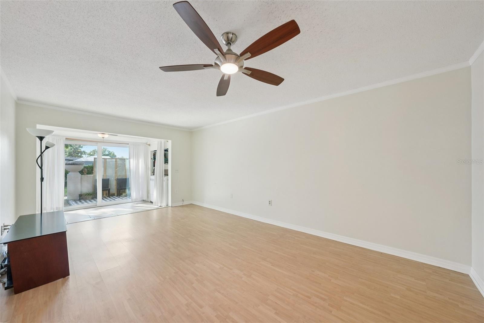 Image 21 of 52 For 404 Cordova Green 404