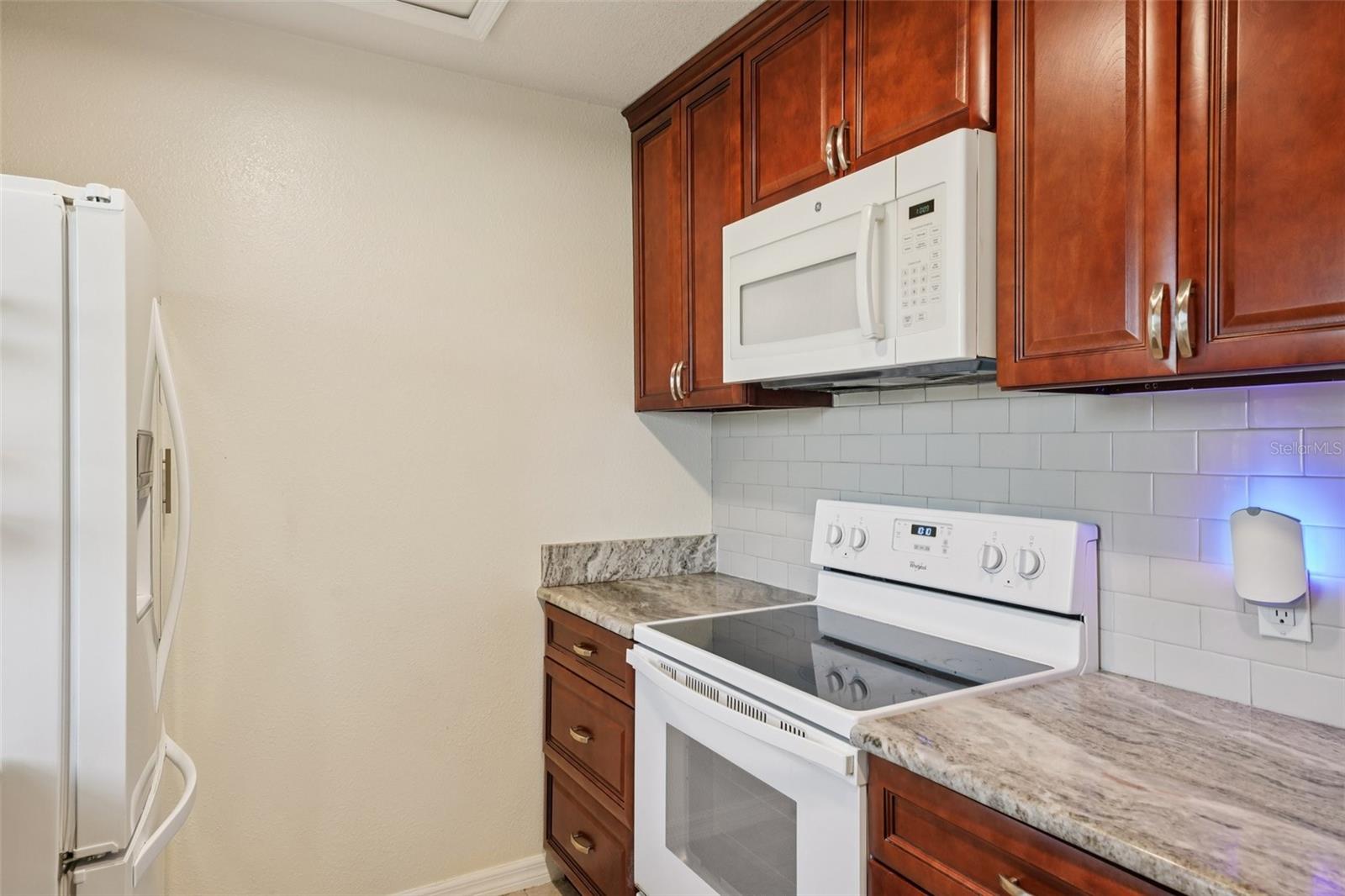 Image 33 of 52 For 404 Cordova Green 404