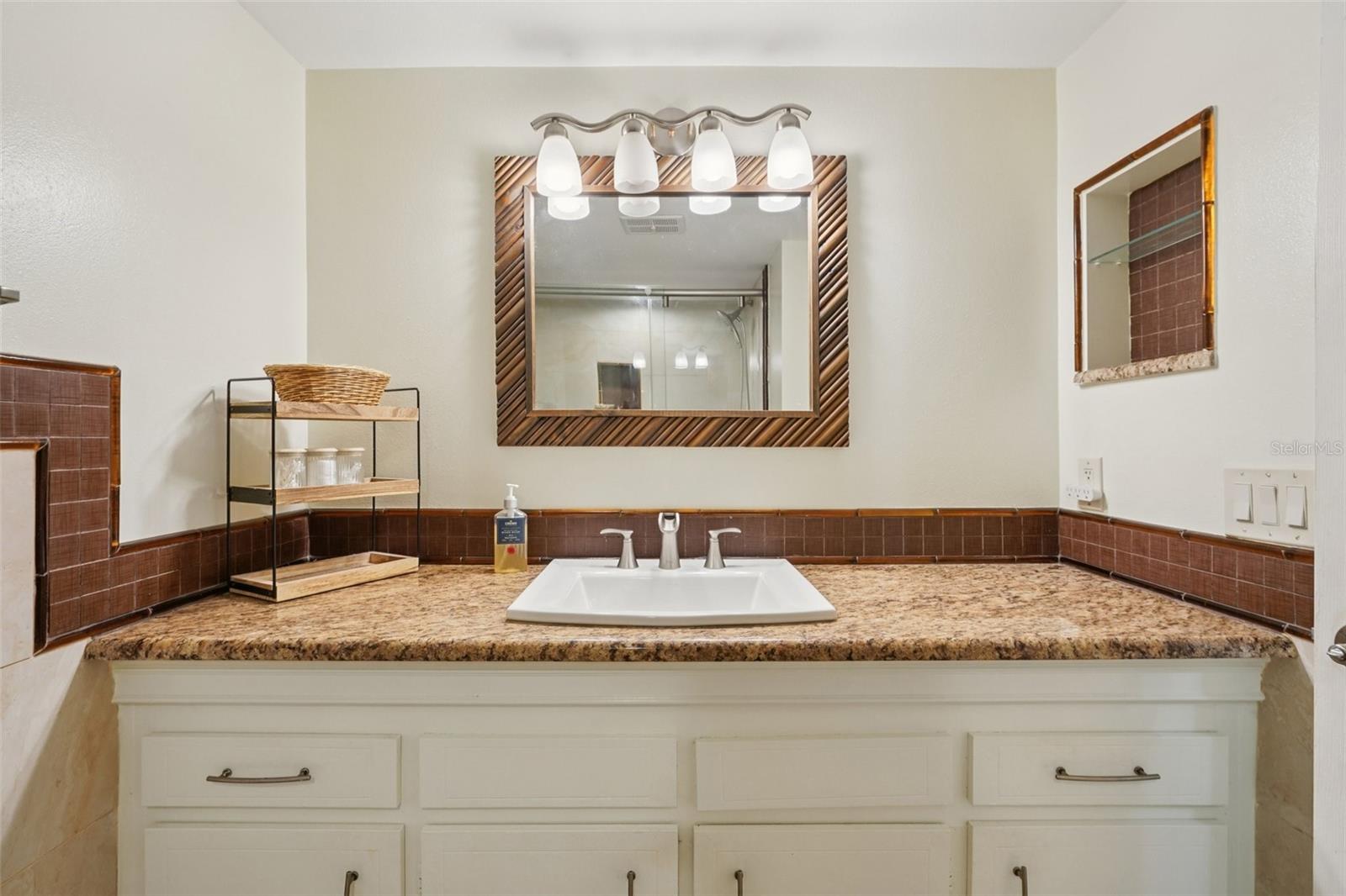 Image 39 of 52 For 404 Cordova Green 404