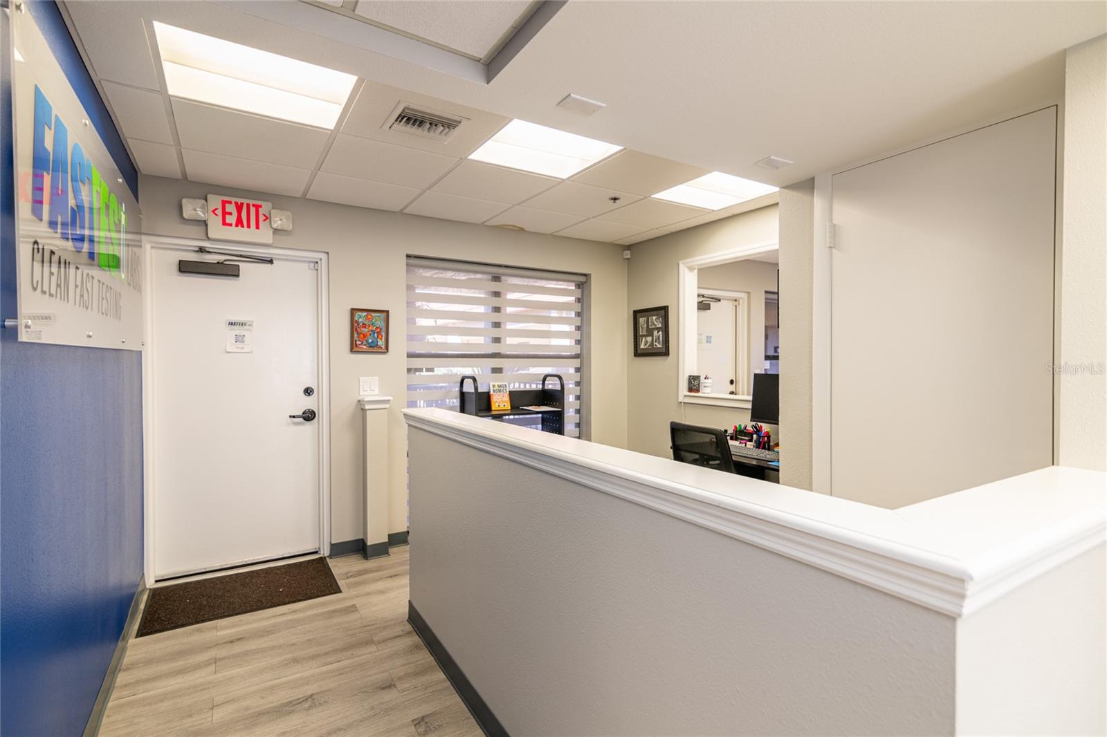 Listing photo id 10 for 2650 Bahia Vista Street 302