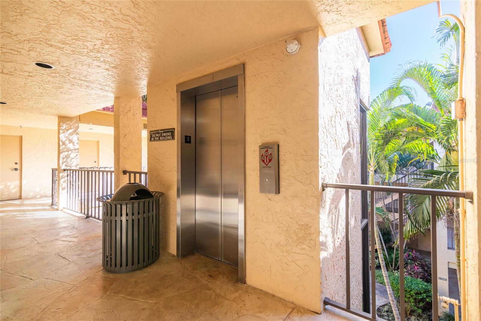 Listing photo id 17 for 2650 Bahia Vista Street 302