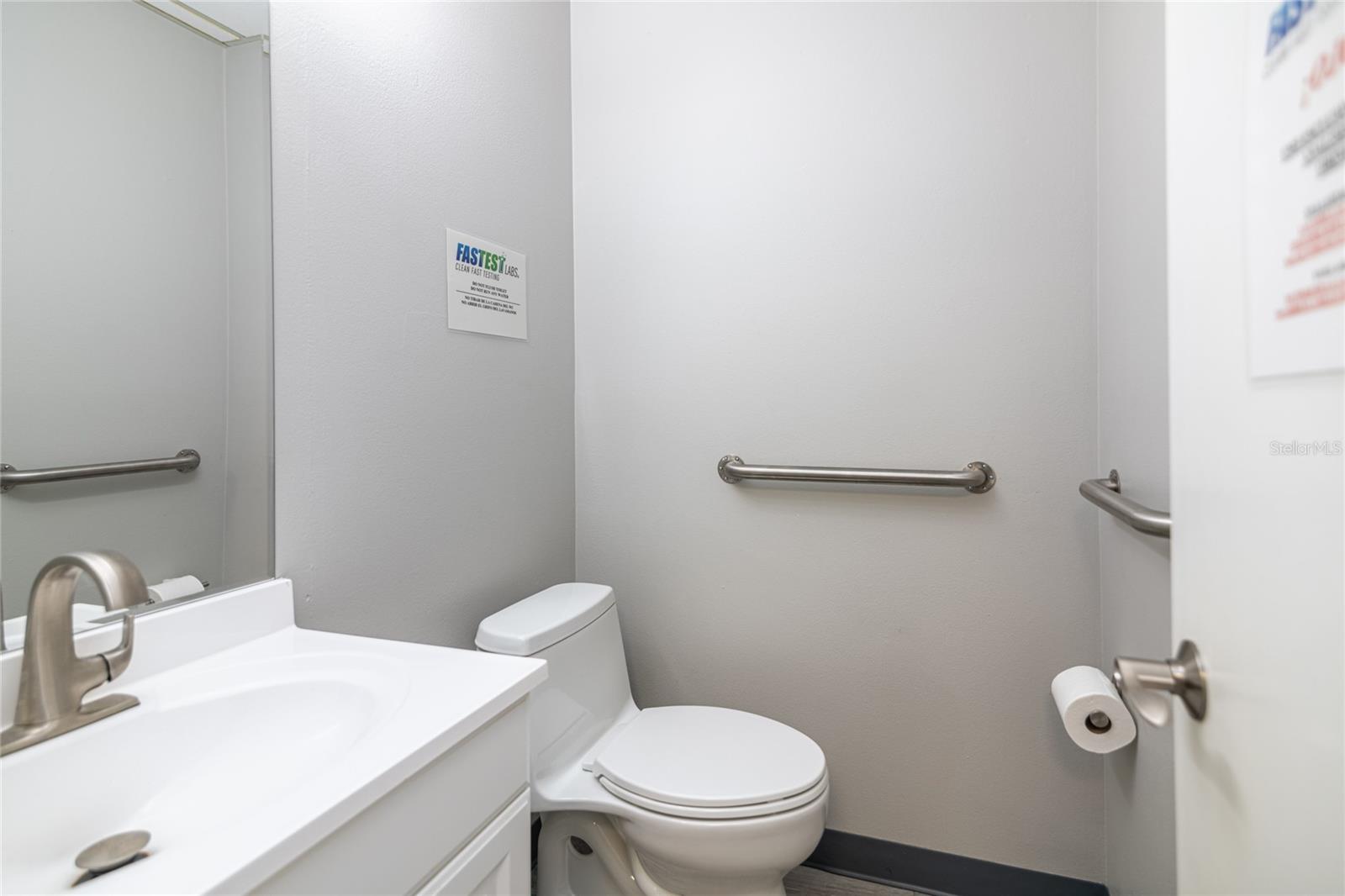 Listing photo id 7 for 2650 Bahia Vista Street 302