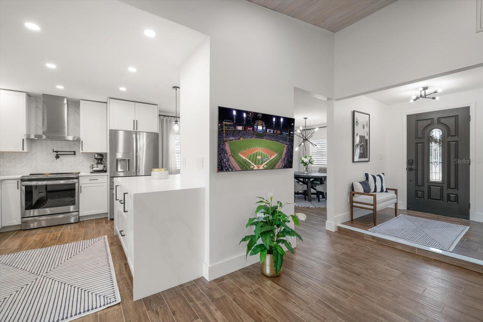 Listing photo id 10 for 2634 Concorde Court