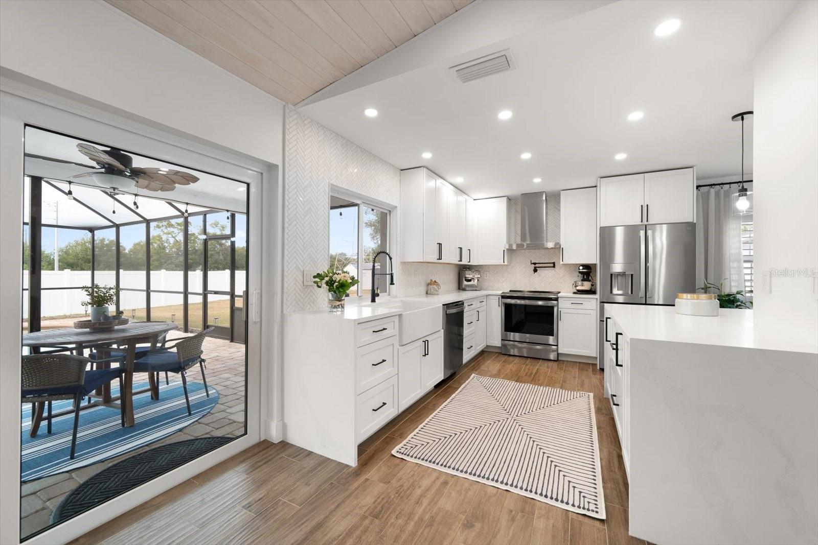 Listing photo id 11 for 2634 Concorde Court