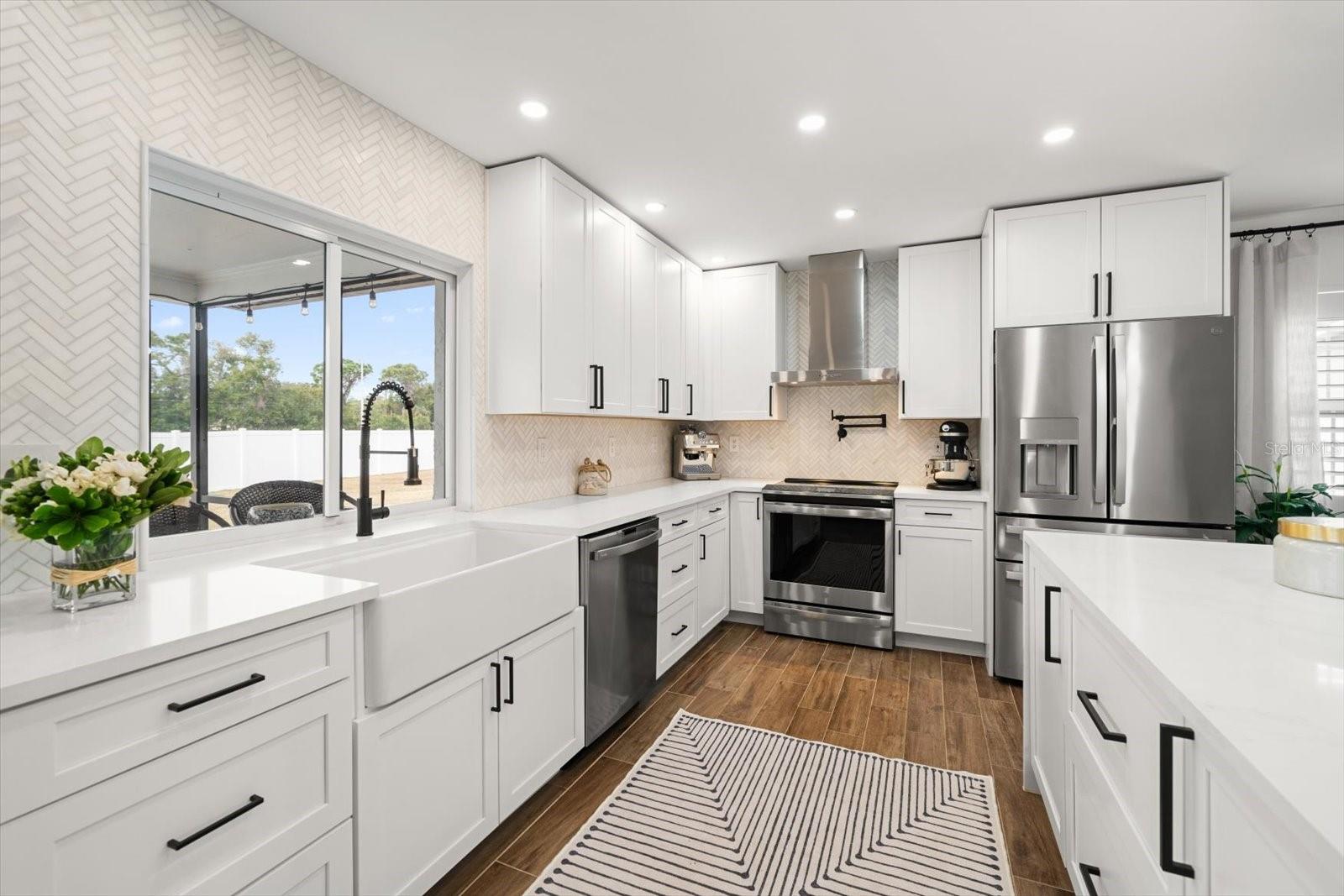 Listing photo id 12 for 2634 Concorde Court