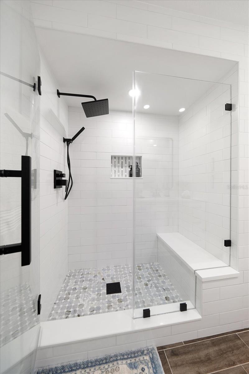 Listing photo id 34 for 2634 Concorde Court