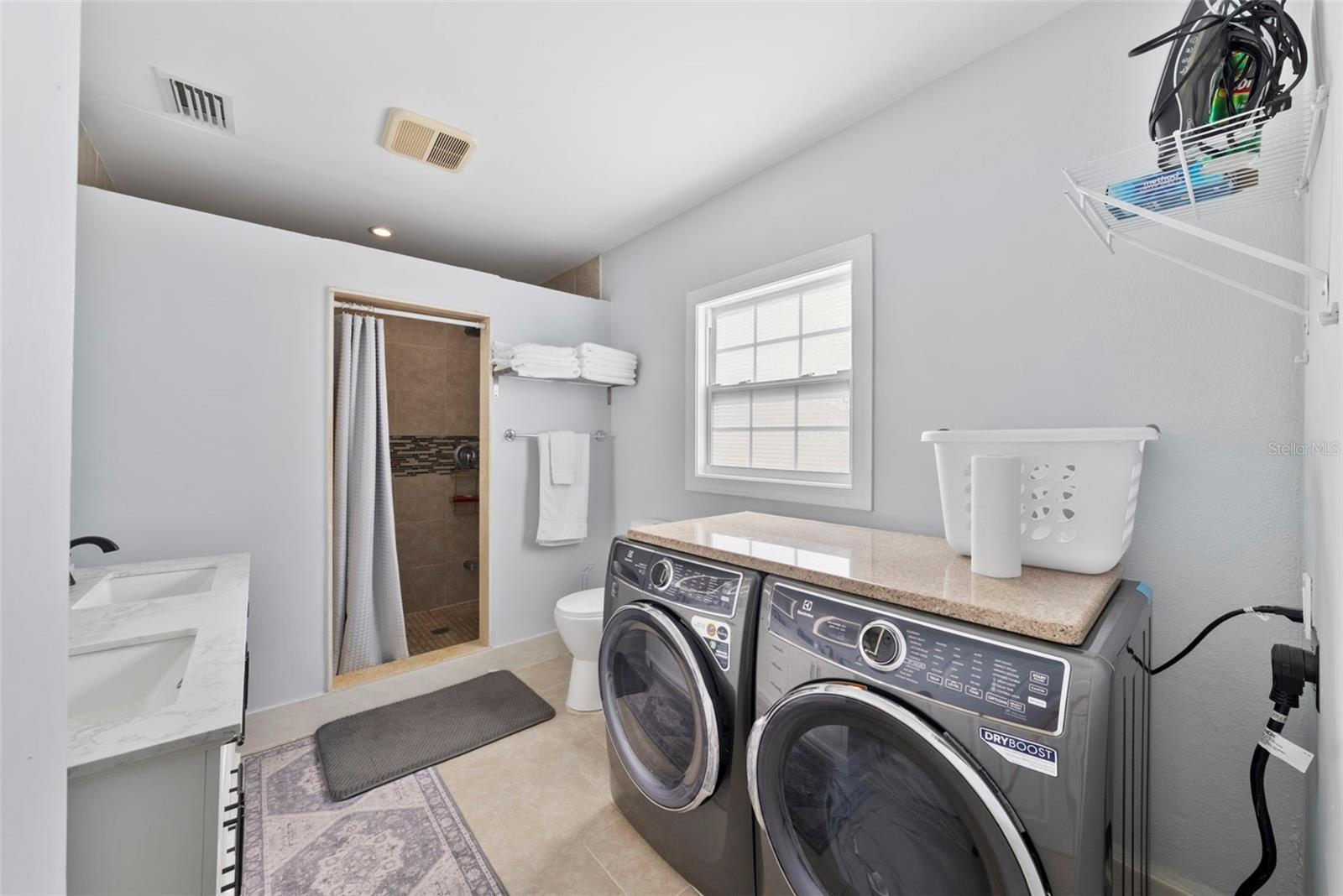 Image 16 of 49 For 204 44th Avenue