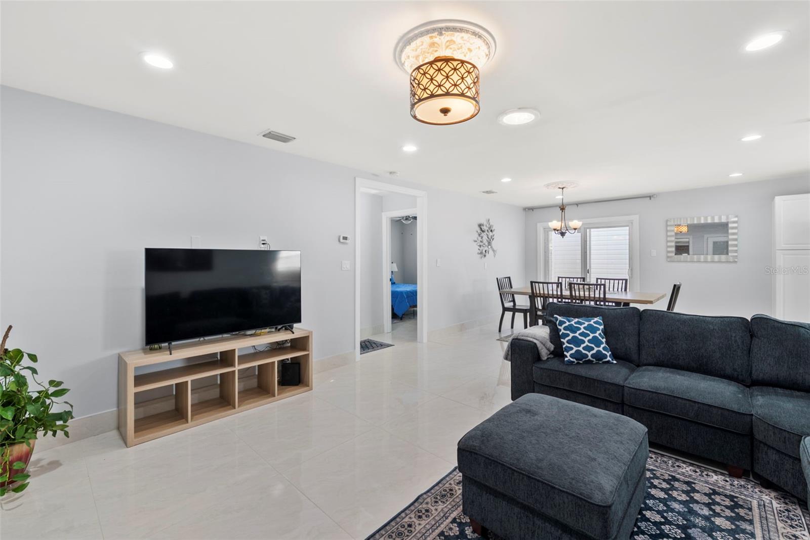 Image 7 of 49 For 204 44th Avenue