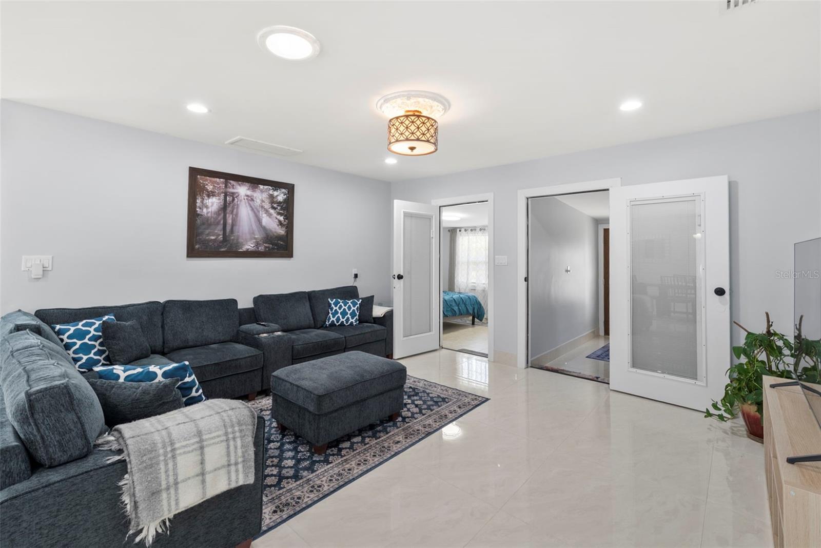 Image 9 of 49 For 204 44th Avenue