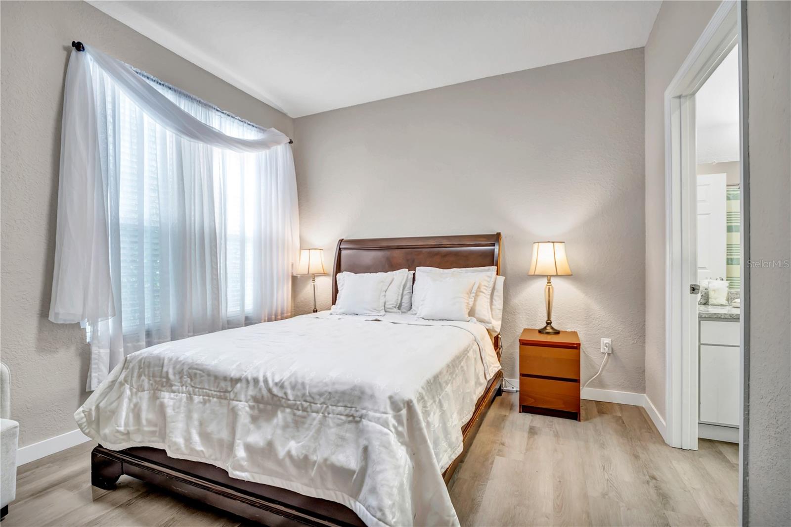 Image 10 of 21 For 9834 Lake Chase Island Way 9834