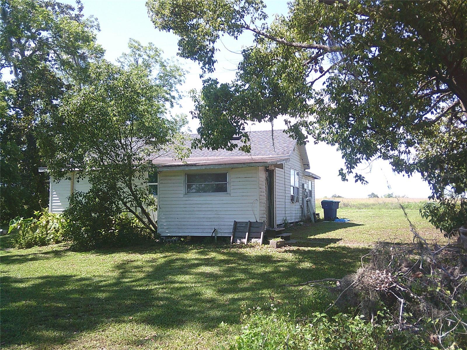 Listing photo id 8 for 11951 Wichers Lane