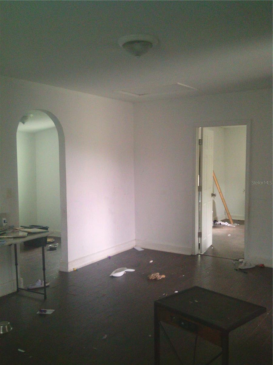 Listing photo id 23 for 11951 Wichers Lane