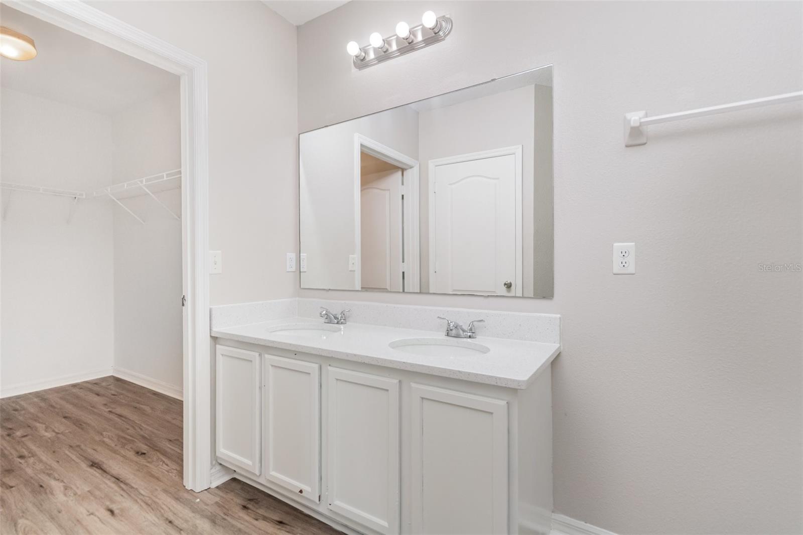 Image 15 of 28 For 7220 Rundleway Court