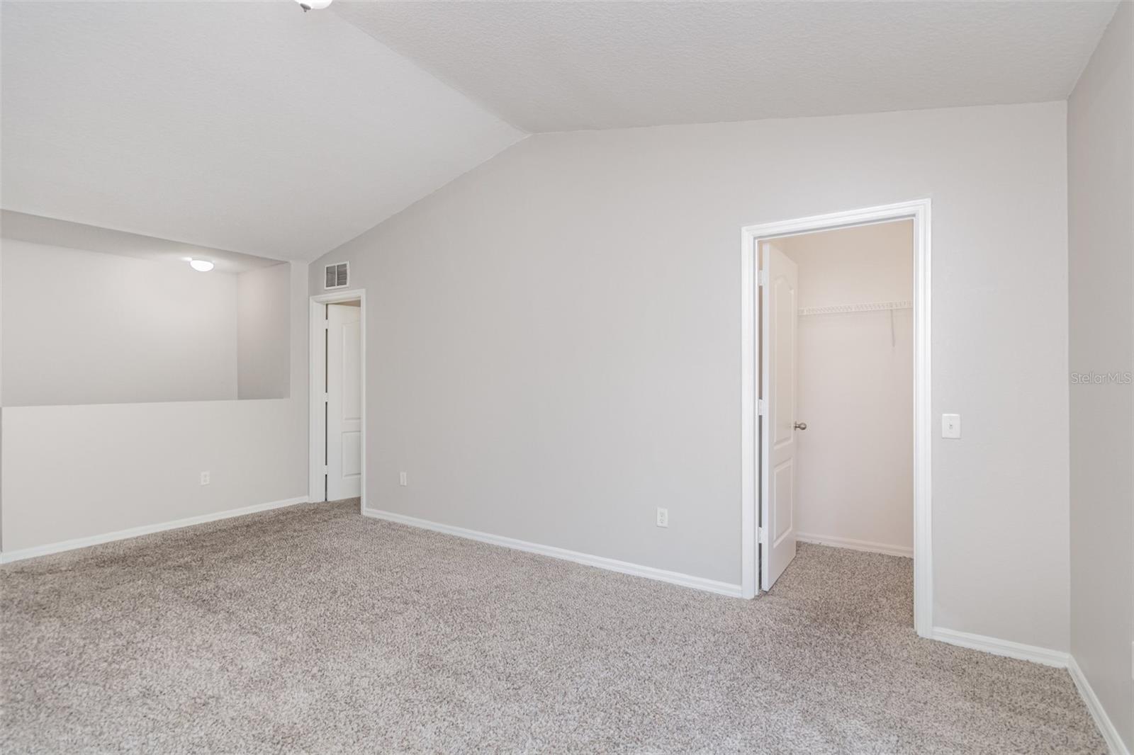 Image 18 of 28 For 7220 Rundleway Court