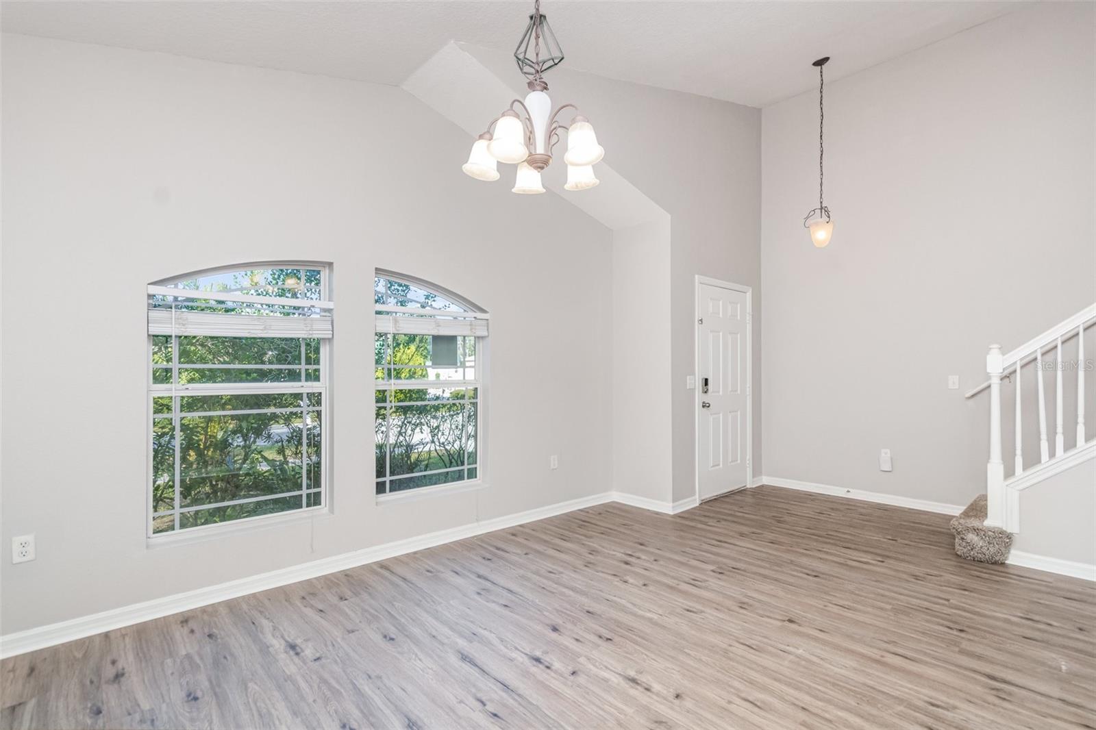 Image 5 of 28 For 7220 Rundleway Court