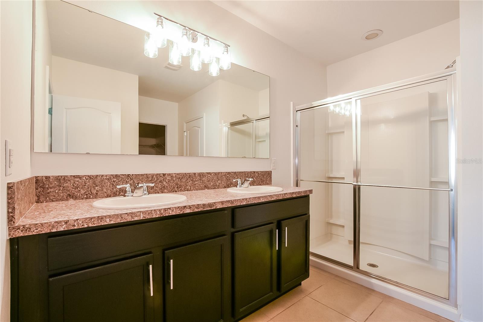 Image 10 of 15 For 2607 Summerglen Lane