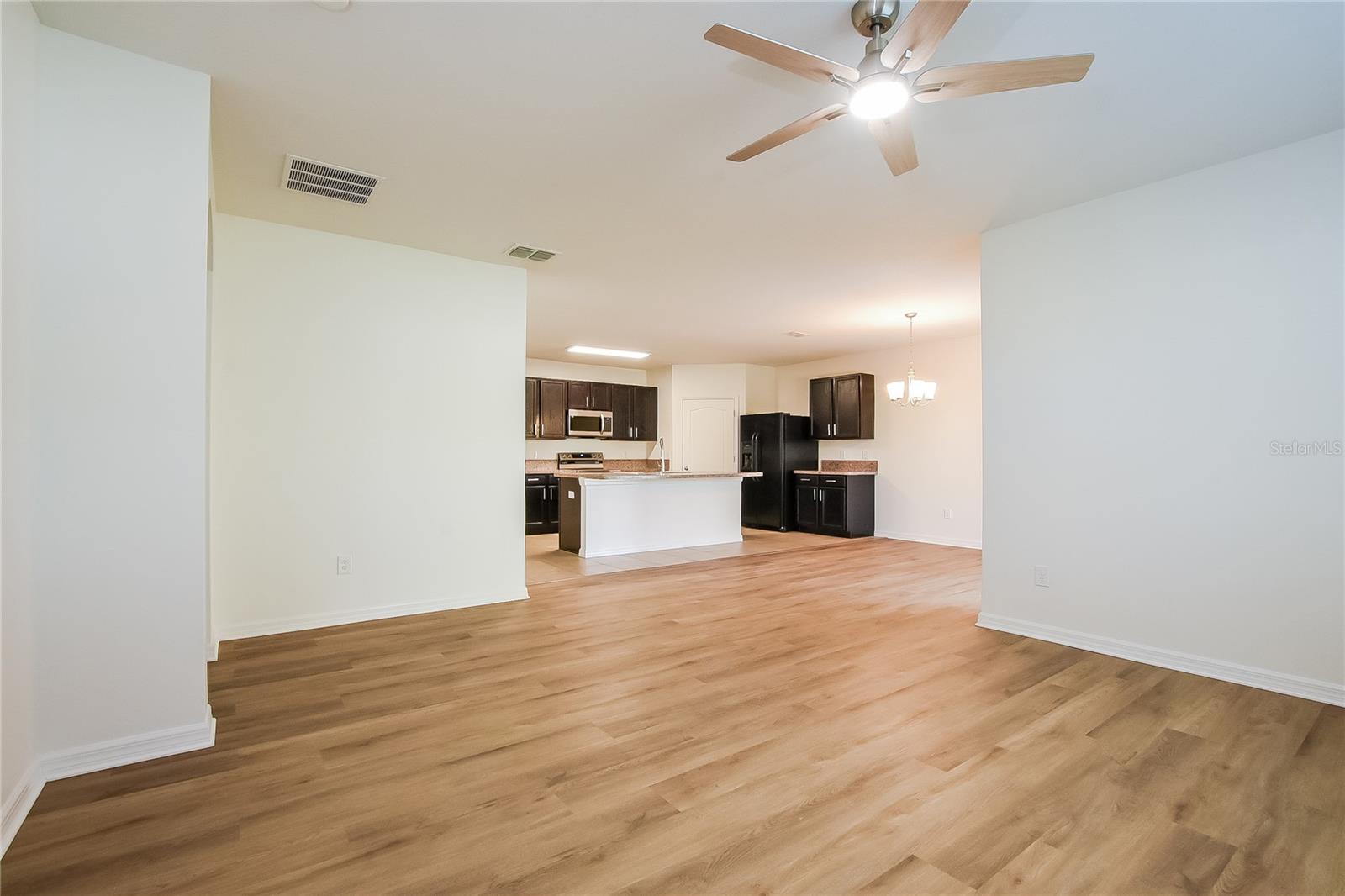 Image 2 of 15 For 2607 Summerglen Lane