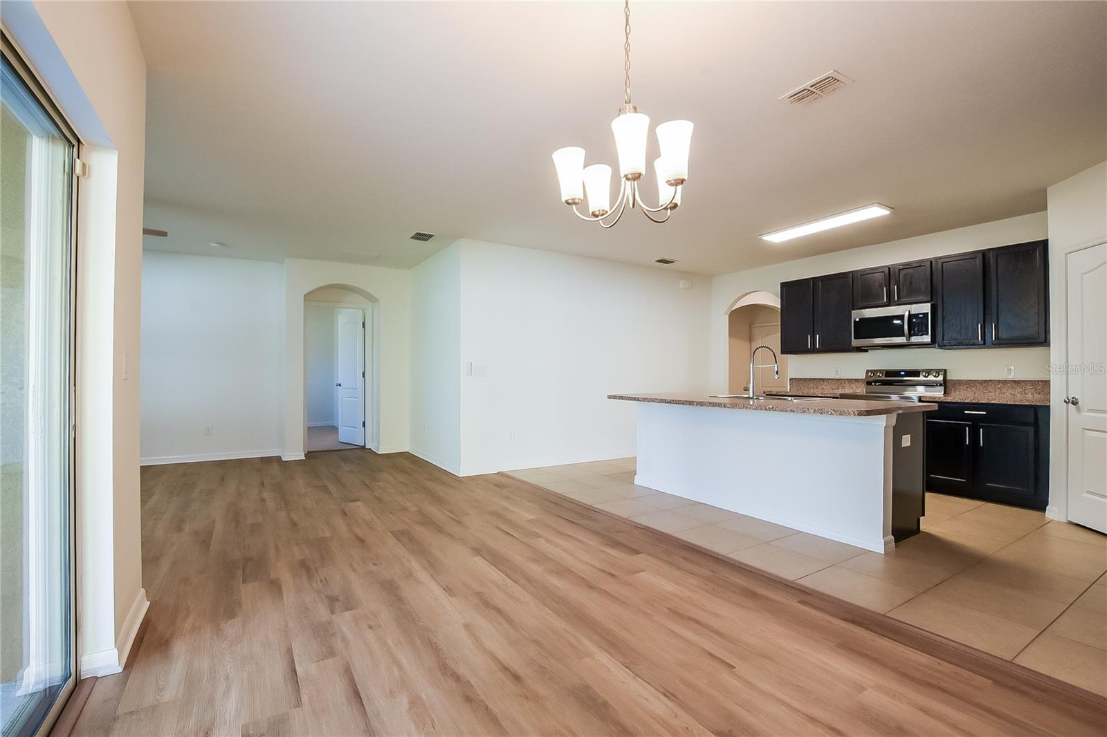 Image 6 of 15 For 2607 Summerglen Lane