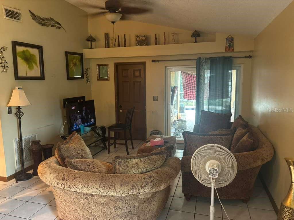 Image 7 of 28 For 4368 Creekside Boulevard