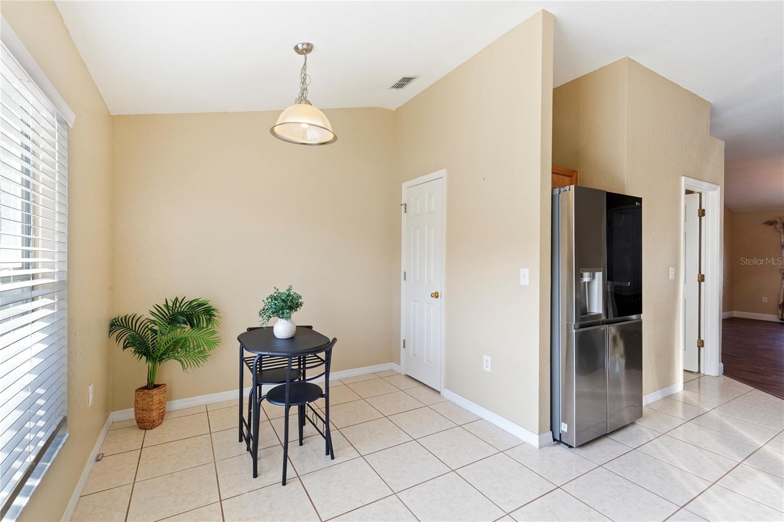 Image 11 of 37 For 7220 Sherman Hills Boulevard