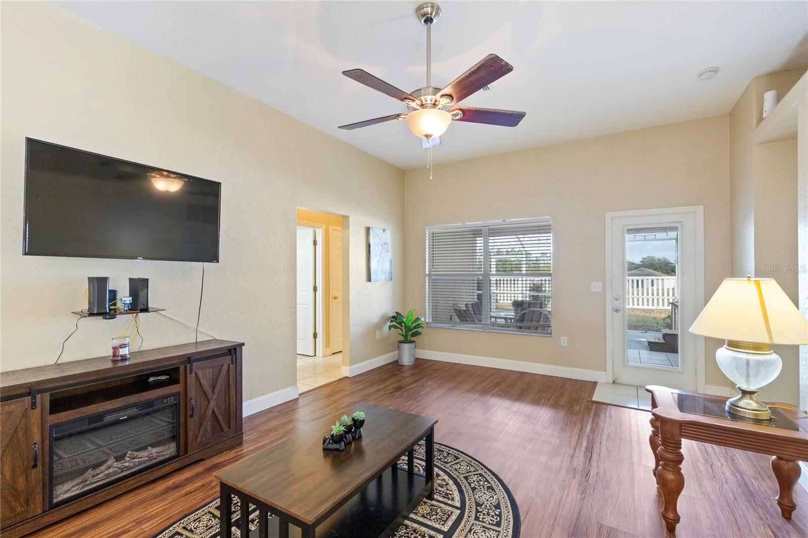 Image 14 of 37 For 7220 Sherman Hills Boulevard