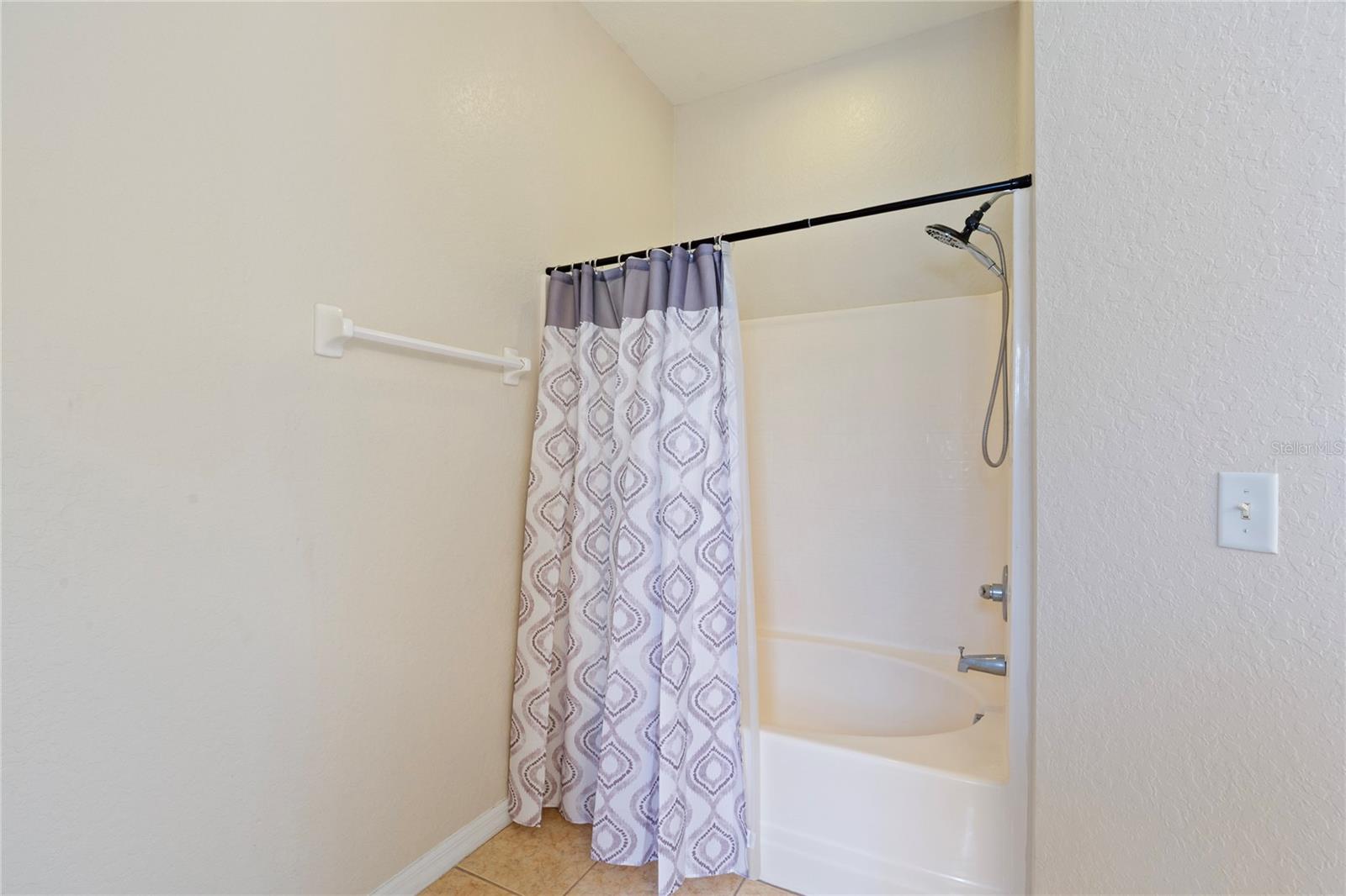 Image 20 of 37 For 7220 Sherman Hills Boulevard