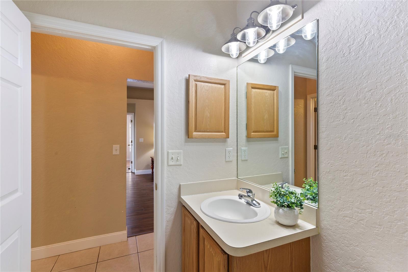 Image 25 of 37 For 7220 Sherman Hills Boulevard