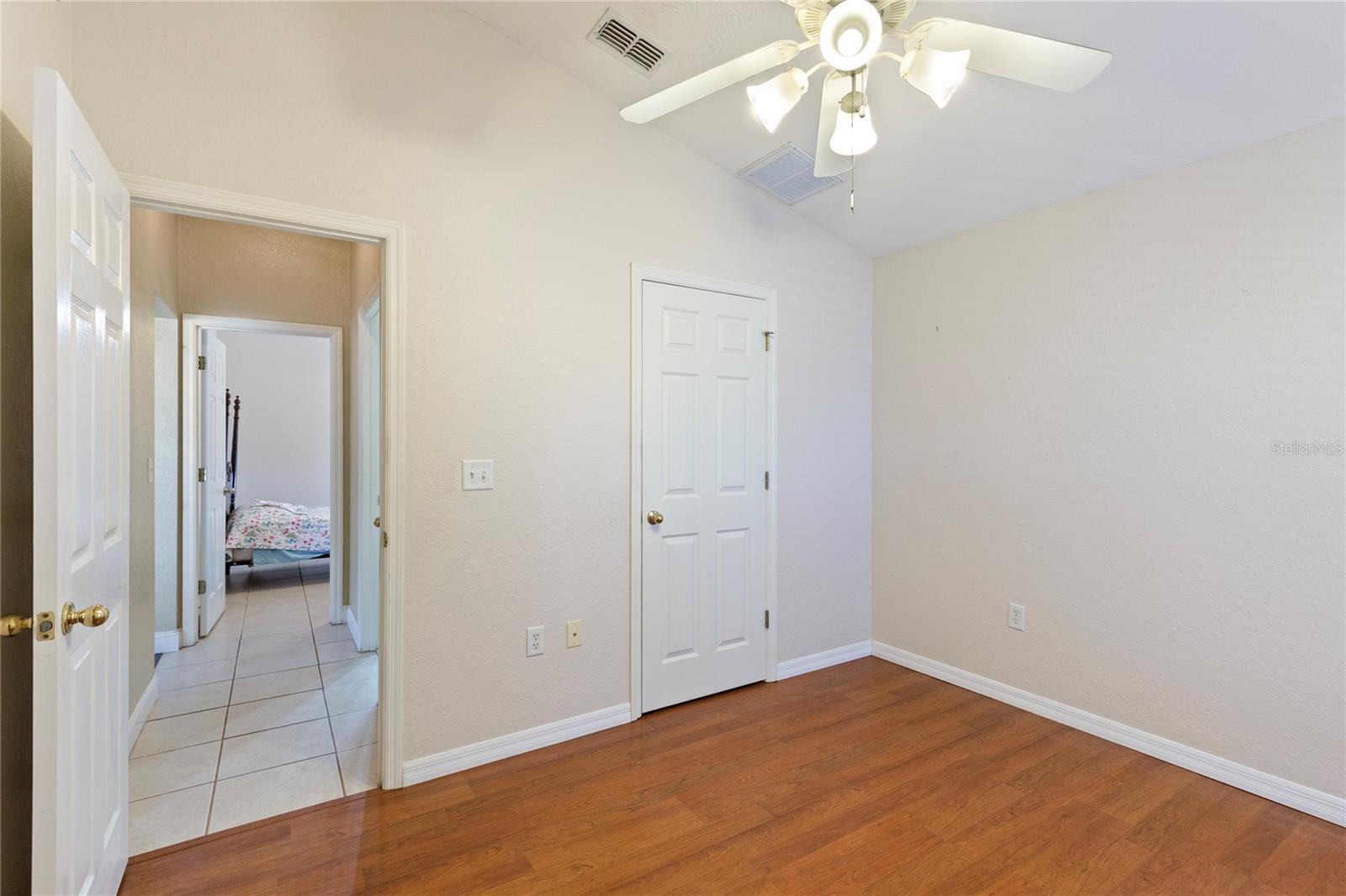 Image 27 of 37 For 7220 Sherman Hills Boulevard