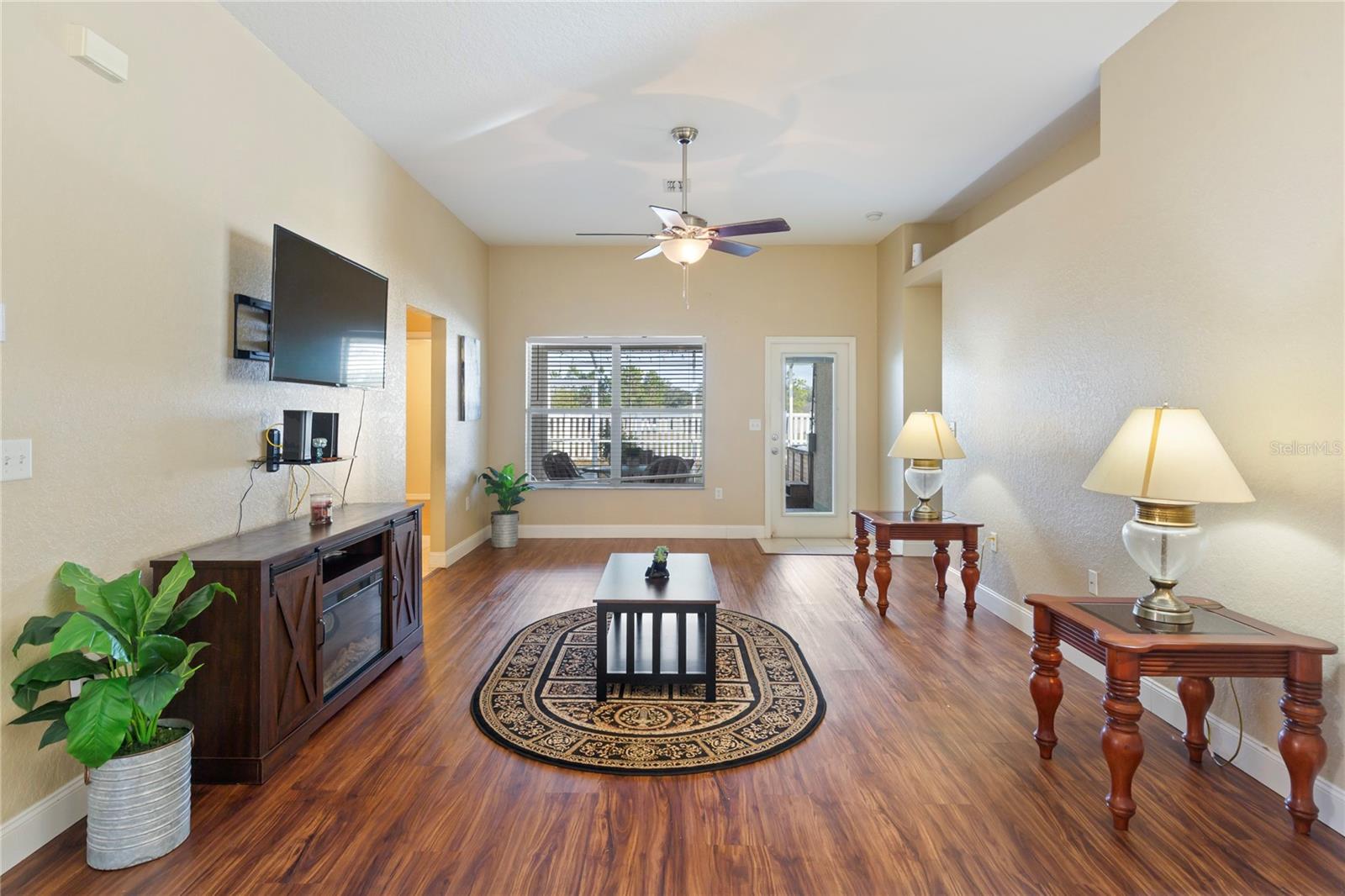 Image 9 of 37 For 7220 Sherman Hills Boulevard