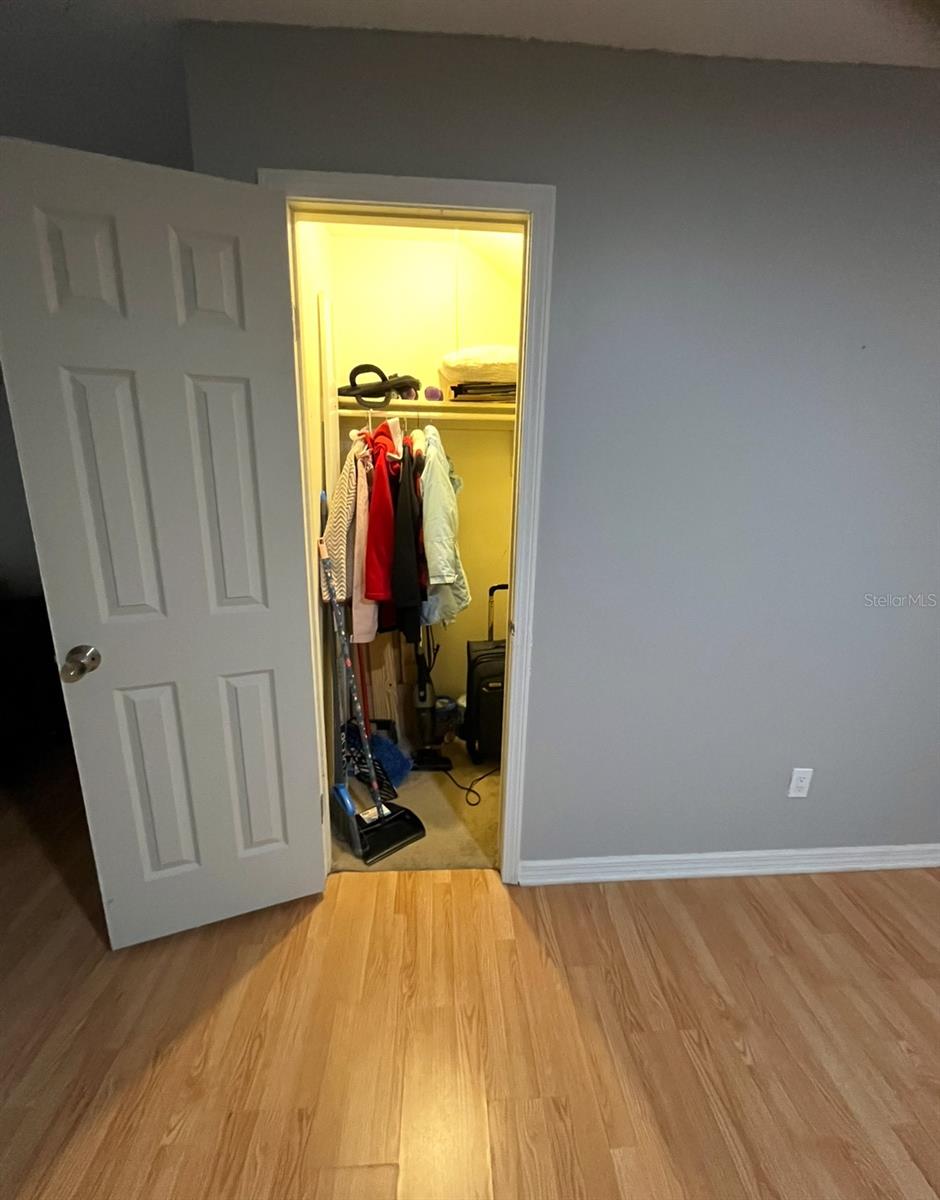 Image 20 of 37 For 7631 Abonado Road