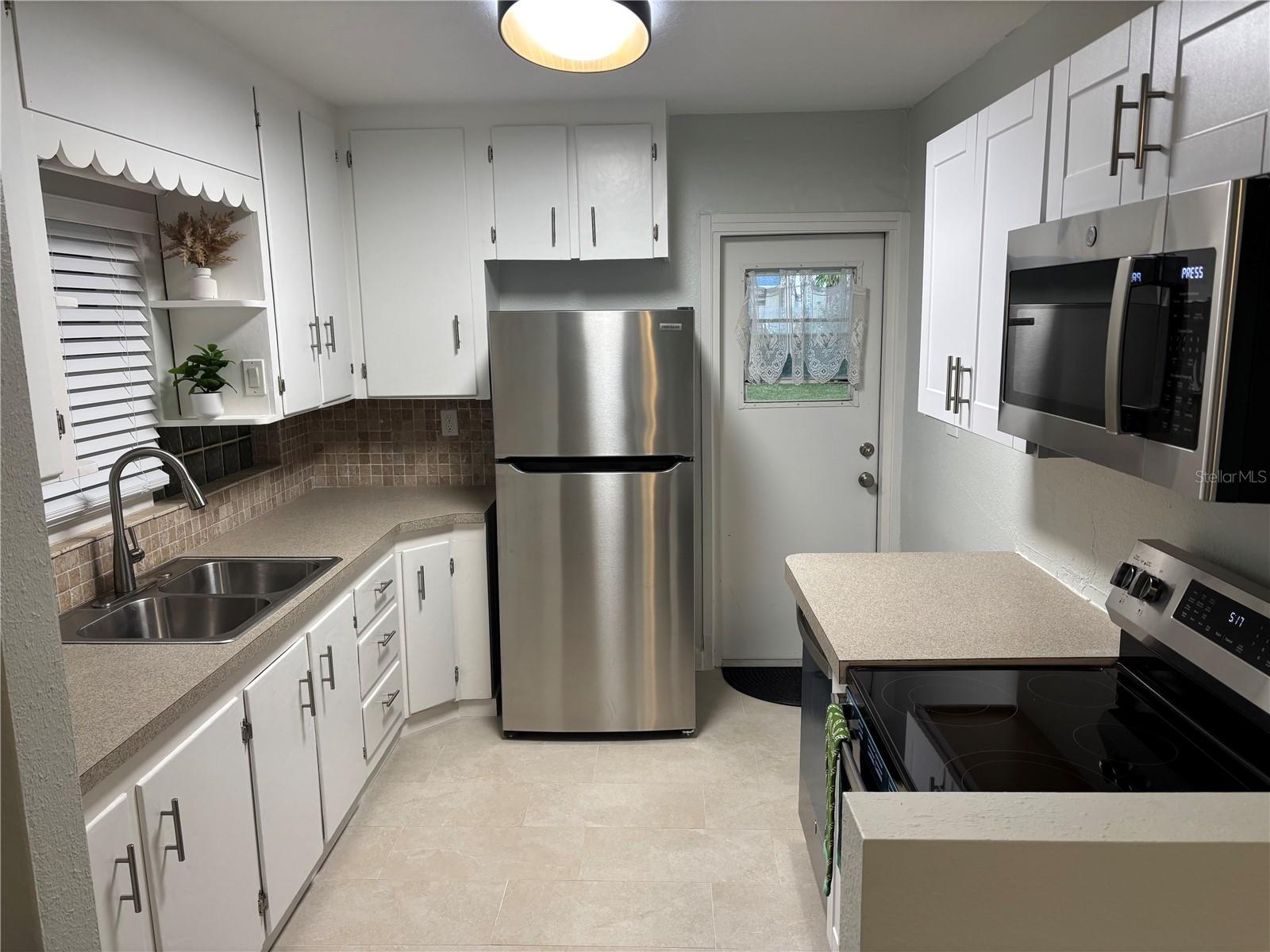 Image 5 of 35 For 512 Tennessee Avenue