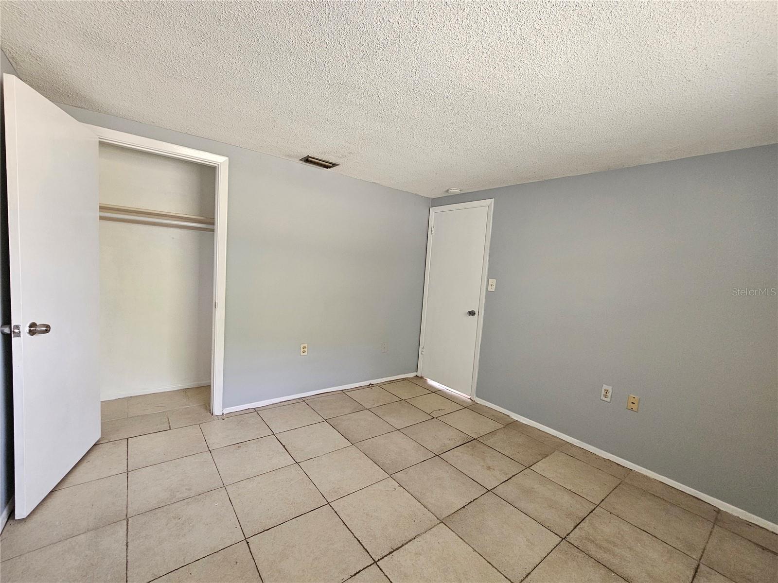 Listing photo id 8 for 7825 Sagebrush Drive