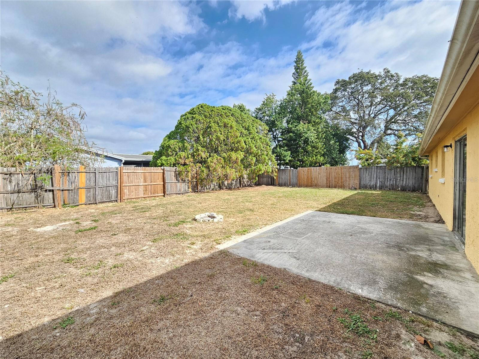 Listing photo id 13 for 7825 Sagebrush Drive