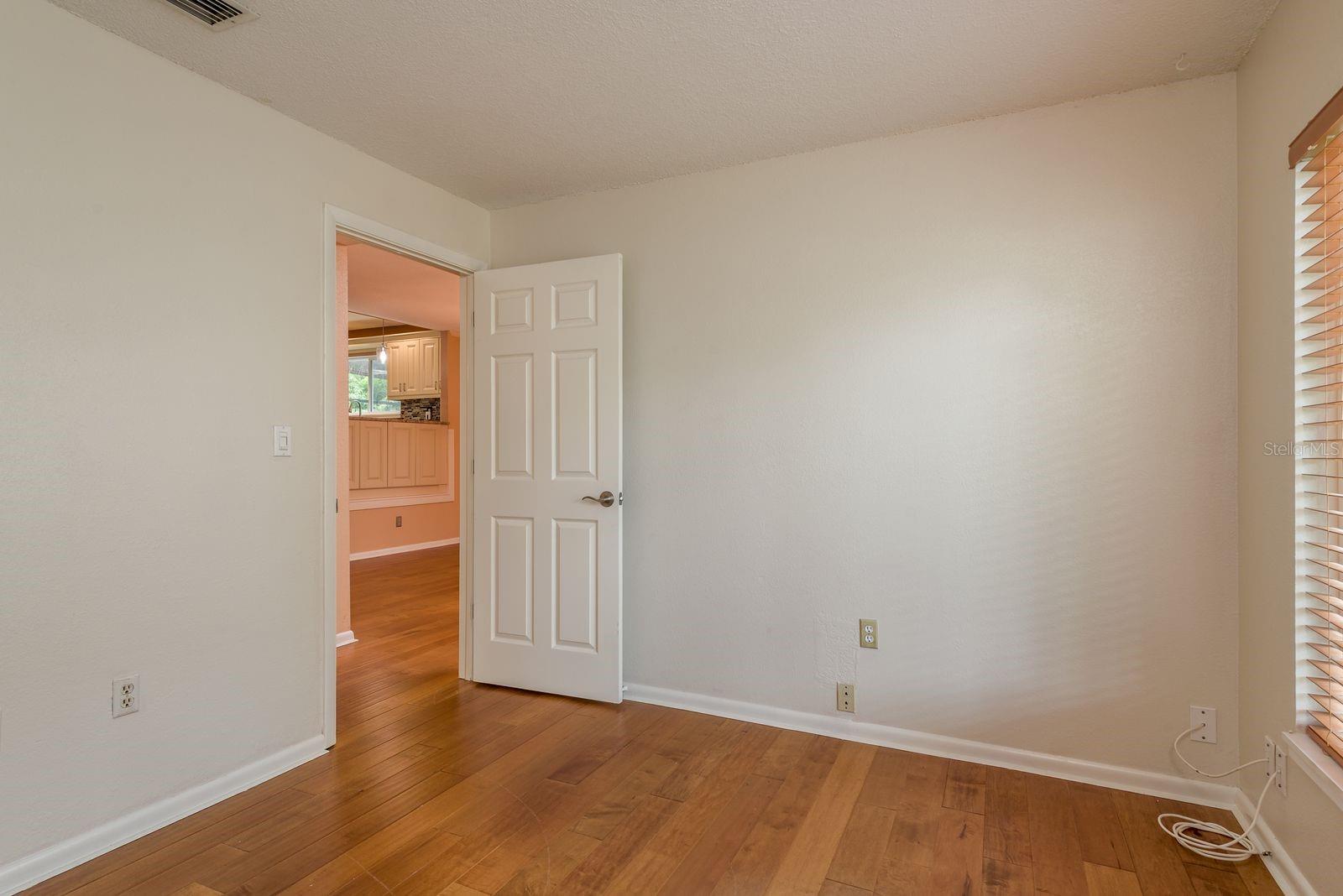 Image 27 of 64 For 14359 82nd Terrace