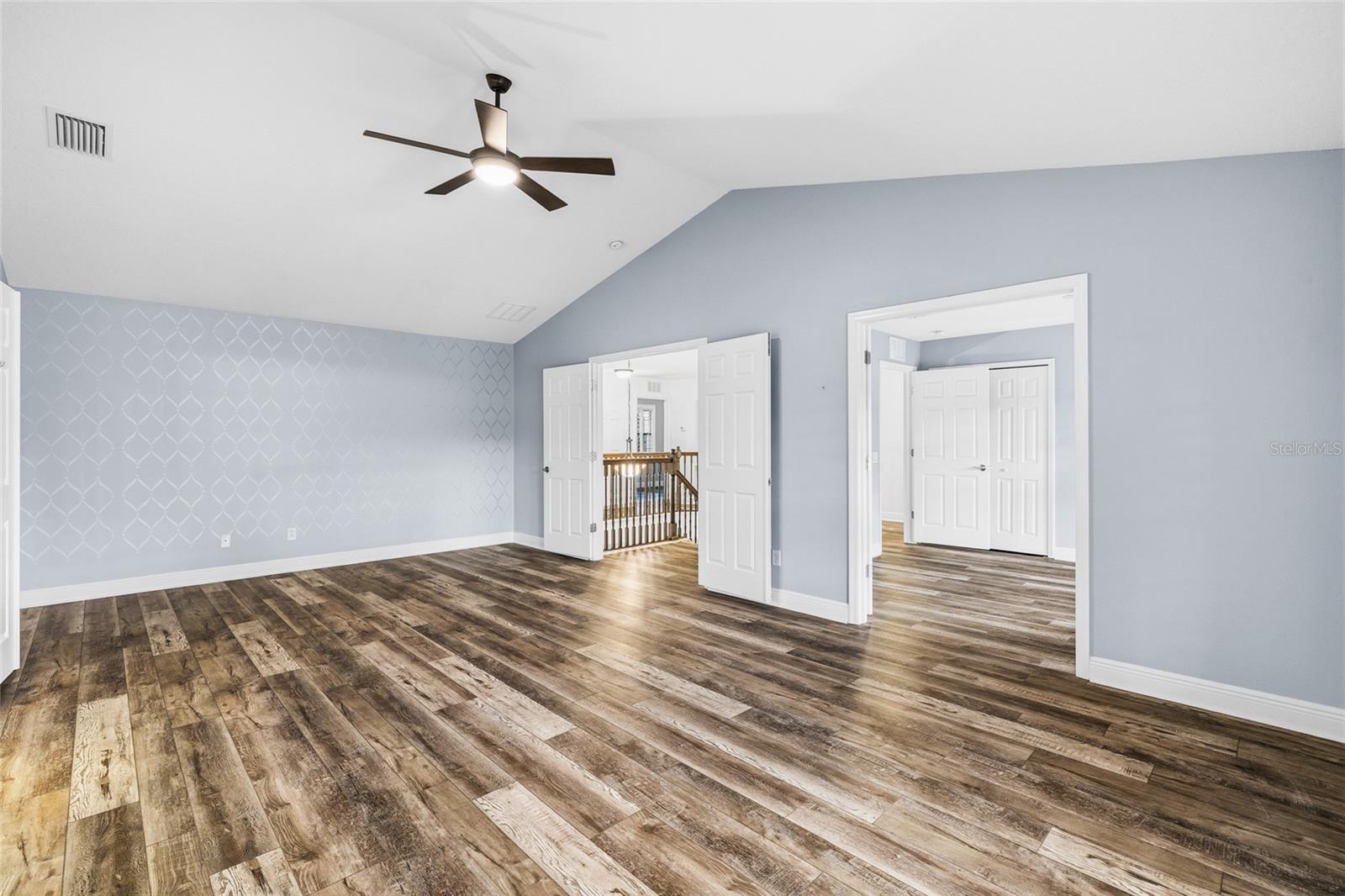 Listing photo id 10 for 9402 59th Street N