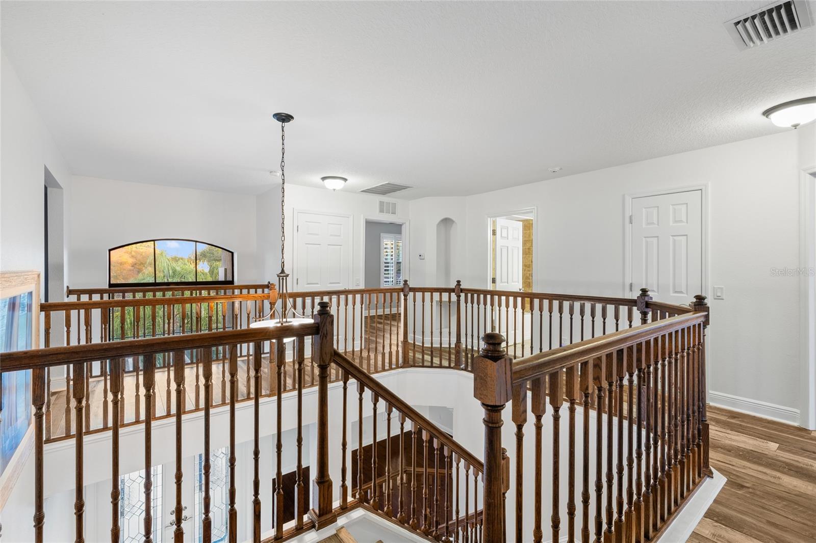 Listing photo id 19 for 9402 59th Street N