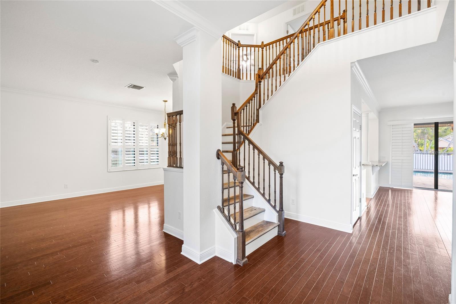 Listing photo id 31 for 9402 59th Street N