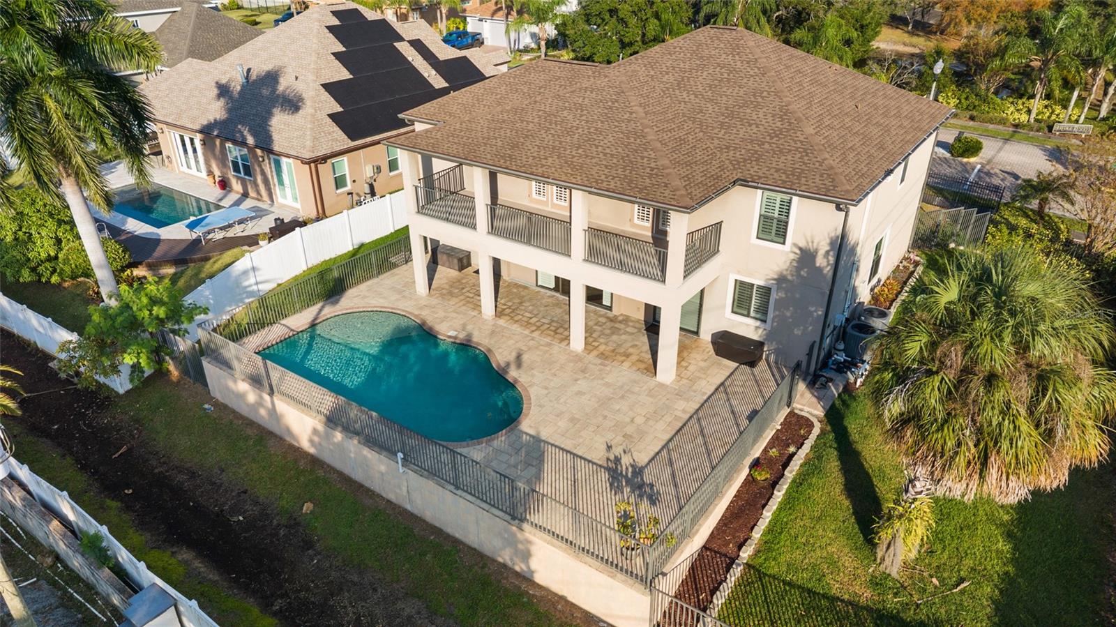 Listing photo id 39 for 9402 59th Street N