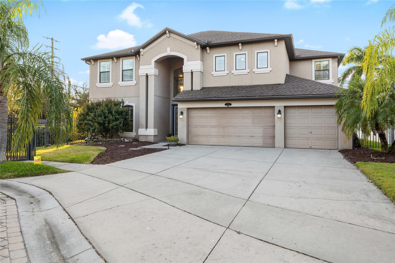 Listing photo id 40 for 9402 59th Street N