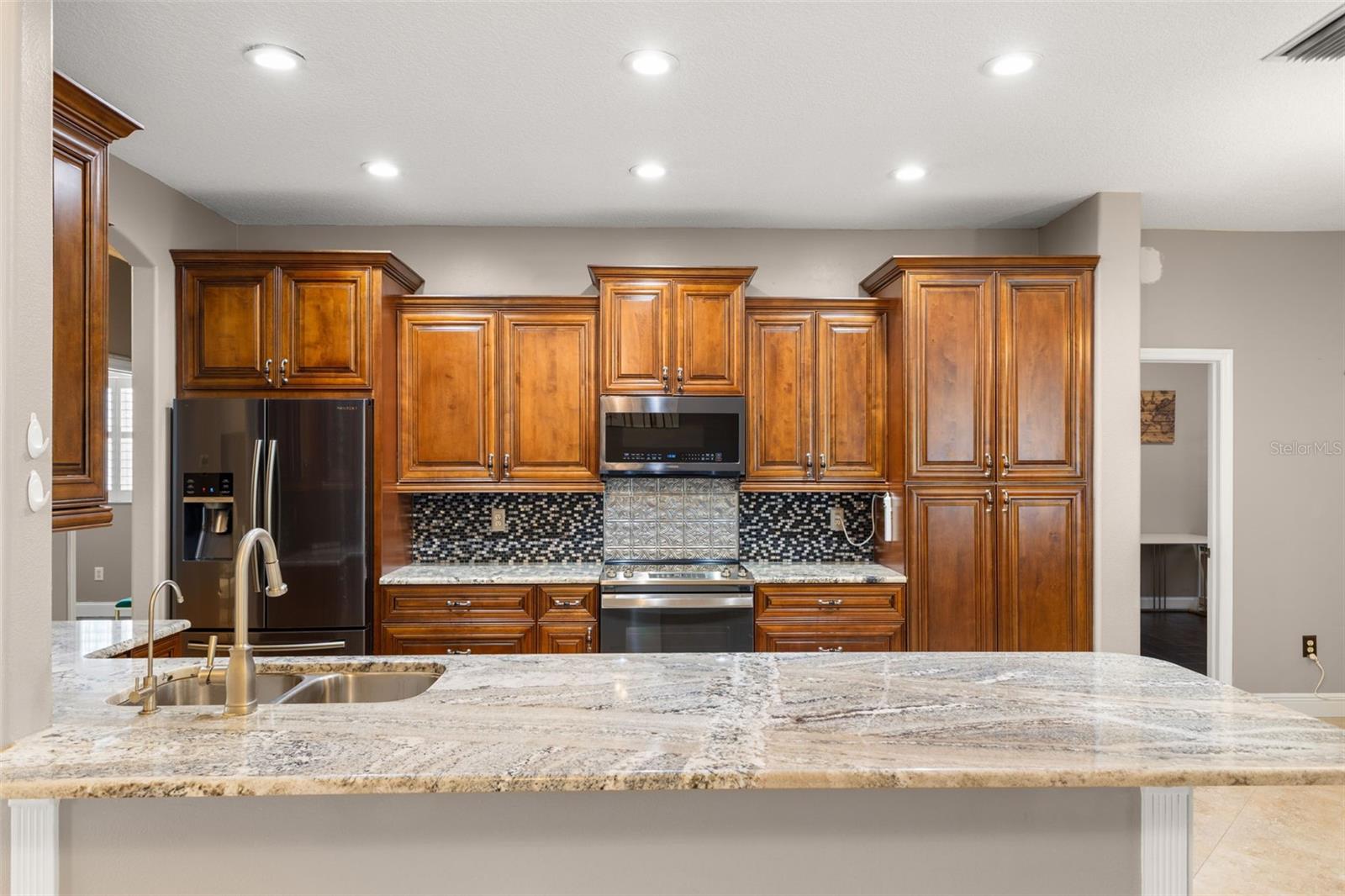 Image 15 of 43 For 18952 Maisons Drive