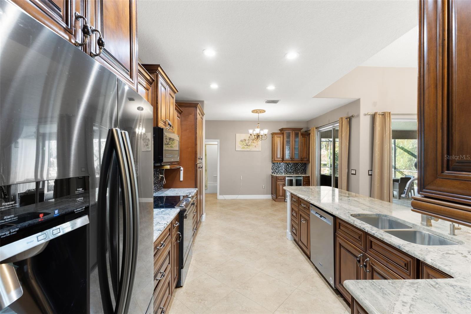 Image 17 of 43 For 18952 Maisons Drive